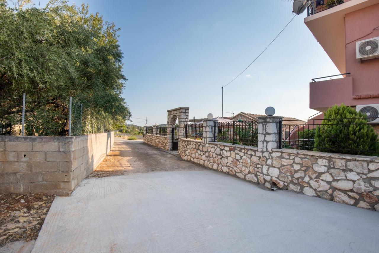 Sofia'S Apartments Razata Экстерьер фото